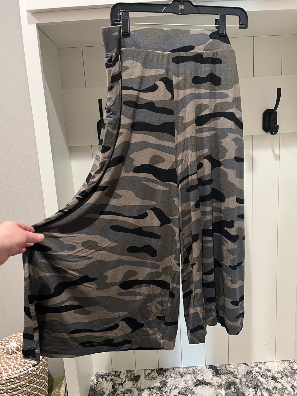 torrid Olive and Black Camo Wide-Leg Crop Pants